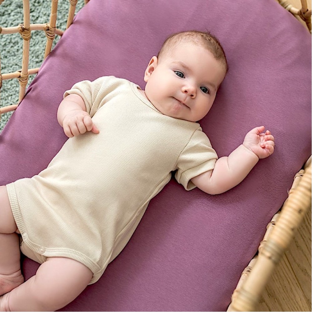 Poofi Organic Color - дитяче простирадло з органічної бавовни для ліжечка (120 х 60 см) • Fiołek